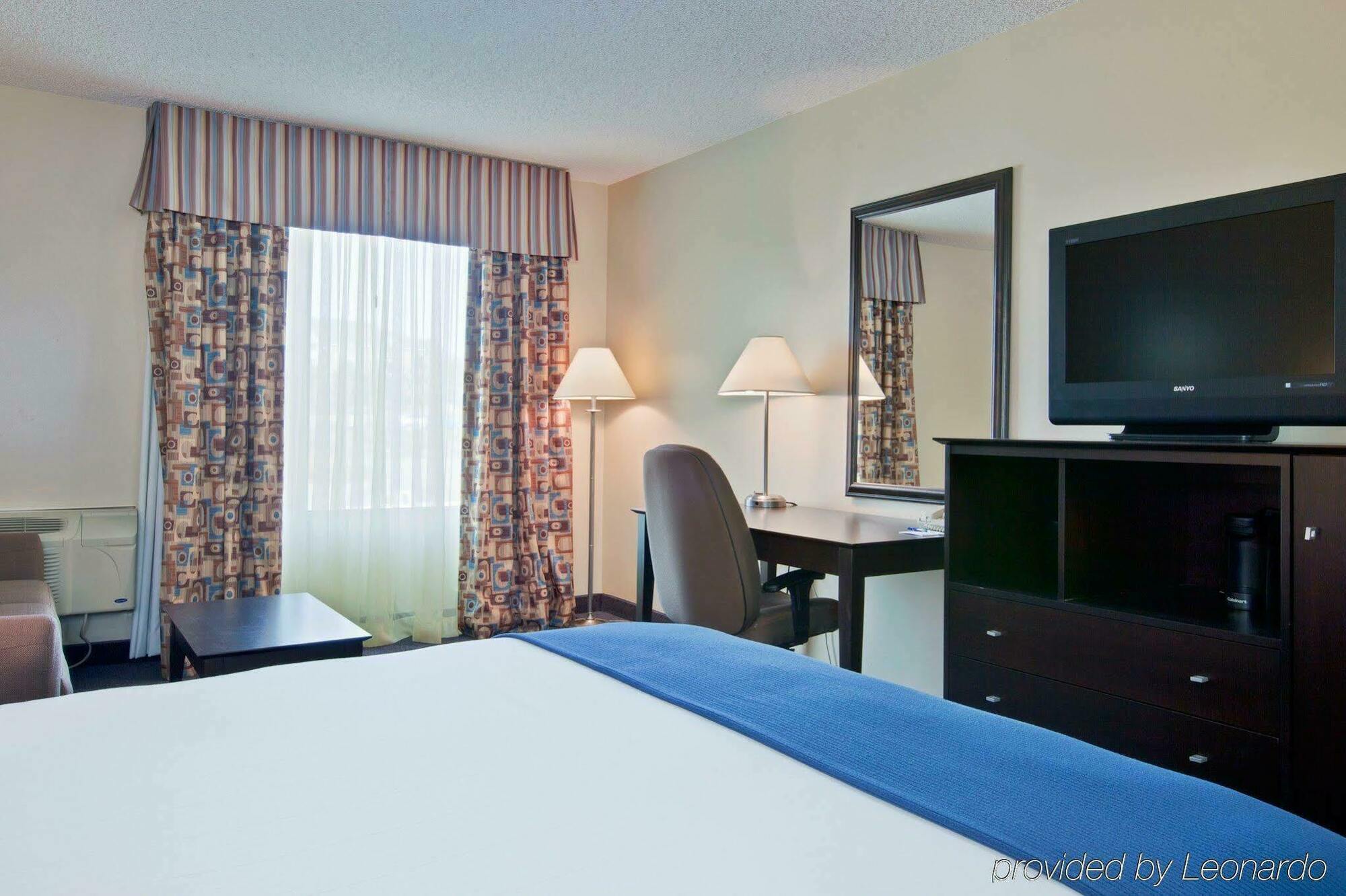 Chateau Bedford Trademark Collection By Wyndham Hotel Halifax Room photo